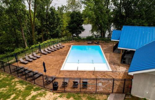 2BR Balcony Suite with Parking at The Grand Castle - Foto 5