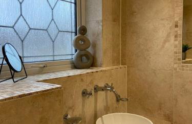 Contemporary 2-Bed House near Basildon Station - Foto 18