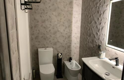 Funchal Apt- Sleeps 2 - Pool & Parking - Madeira - Foto 49