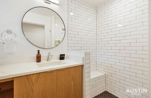 Trendy Remodeled Home by SoCo w Nice Outdoor Space - Foto 21