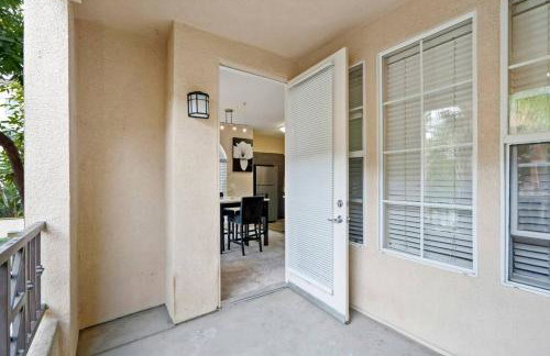 Lovely & coxy 2BR/2BA! 5MIN to Disney! - Photo 29