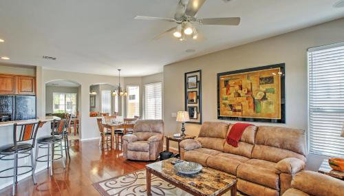 Golf Course View! Group Getaway in Queen Creek - Foto 4