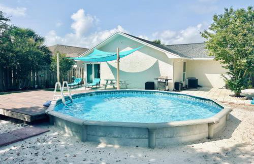 Sea Salt Vacation Home, Private Pool - Walk to Beach - Foto 42