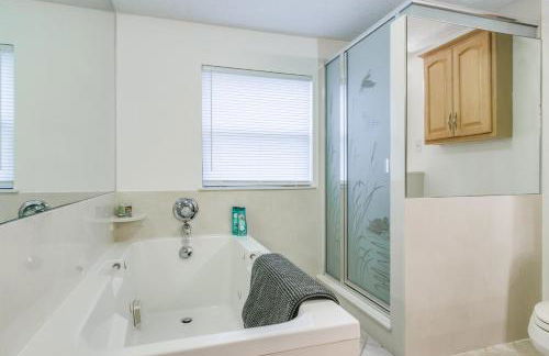 Welcome to Your Serene Waterfront Getaway! - Foto 33