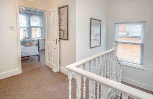 Captain's Quarters - Heart of Cowes - sleeps 11 - Foto 9