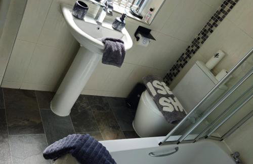 Aldwych house, For Holidays, Contractors & Relocation, Free Parking & Wi-Fi - Foto 8