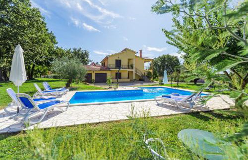 Apartment Susnjici 2 with Pool, Children Playground and Terrace - Photo 26