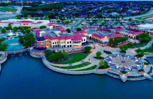 Jacuzzi Lakefront Home w/ Game room+play structure - Foto 27