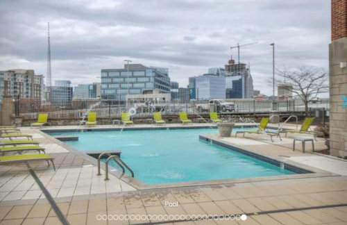 Luxurious Downtown 2 bedroom 2 bath with views 1M - Foto 27