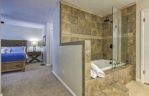 Modern Townhome with Patio, Next Door to Resort - Foto 12