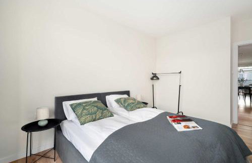 Przestronny Apartament z 2 Sypialniami by Noclegi Renters - Foto 2