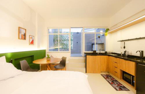 Flat com Varanda e área Privativa - Foto 1