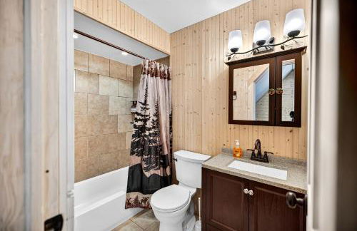 Hideout Pocono Chalet - Foto 15