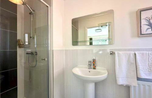 Charming 3 bedroomed House in Bicester sleeps 6 - Foto 11