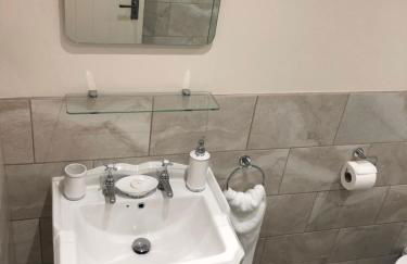 Camerton Inn Cottage - Photo 29