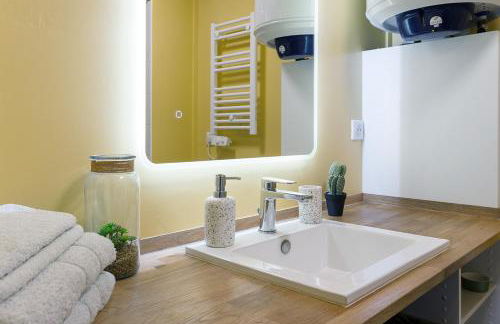 Joli studio - Parking Privé - WIFI Très Haut Débit - Au calme - Foto 3