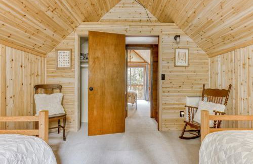 Thompson Cabin - Charming Salmon Riverfront A-Frame Oasis w/ fireplace - Foto 48