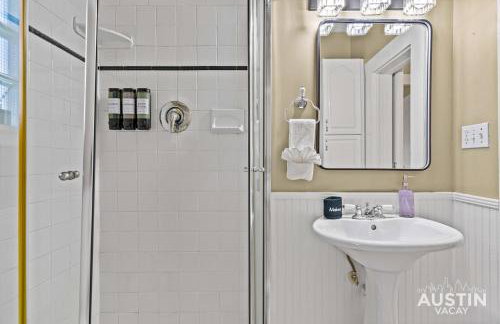 East Austin 2BR 1BA w Patio and Grill, Pet-Friendl Walk to 6th By Austin Vacay - Foto 23