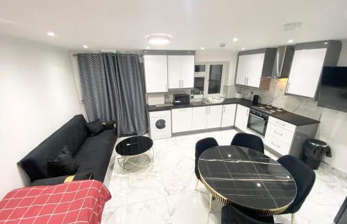 THE ROYAL BOUTIQUE REGENT LODGE by LONDON , SLEEP 8 - Foto 6