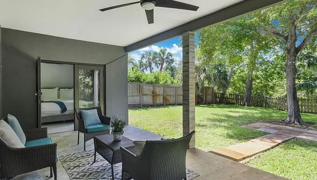 Stylish 4BR 2BA Home w Spacious Backyard in Vibrant Wilton Manors - Foto 2, Habitación
