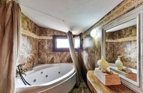 Azure Coast Seafront Retreat - Foto 11