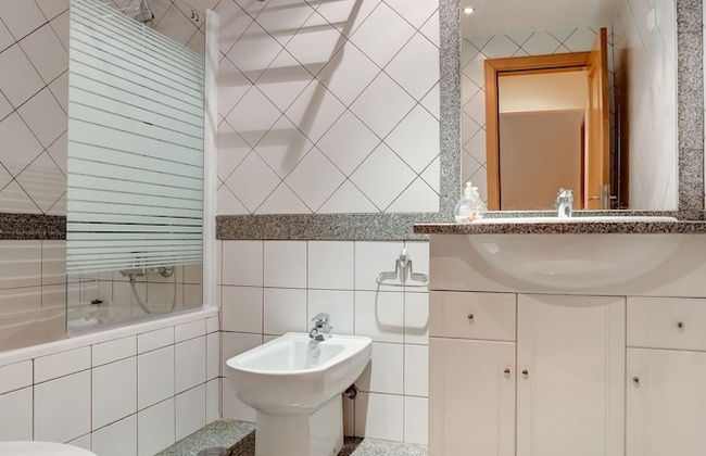 Outra Vez Spacious Apartment 5 Minute Walk From - Foto 23