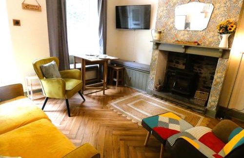 The Hideaway Holmfirth - Photo 3