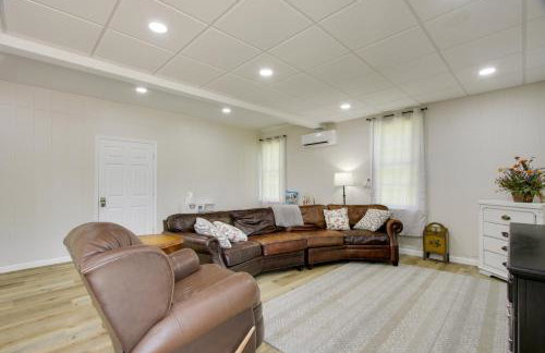 Spacious Rural Getaway in Lexington with Deck! - Foto 16