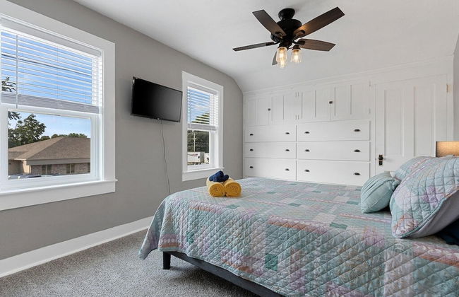 Lazy River Villa - Hottub Fenced Yard Sleeps 11 - Foto 19