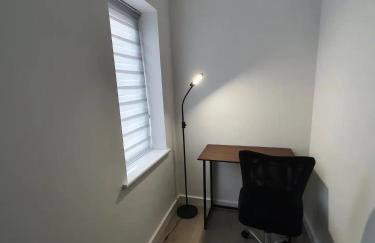 Lovely home close to City Center & Rail Station - Foto 10