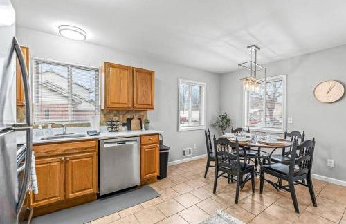 Cozy 2BR Condo in Great Location - King Bed - Foto 8