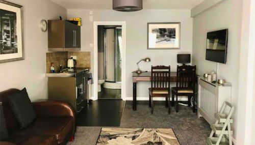 Nr WINDSOR stunning 1 bedroom self contained property in Burnham near Heathrow - Foto 1, pet friendly, minibar