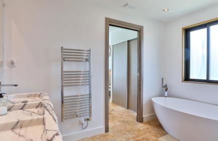 Brand New Waterfront Villa with pool - Foto 23