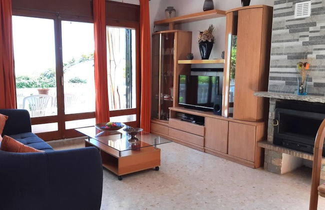 Julia in Lloret de Mar - Photo 9