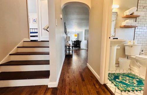 Celebration Chalet! Quant, cozy, a few blocks from BSU and close to downtown Boise, Fireplace, 4 beds, and seating for 6 Pets Welcome! - Photo 13