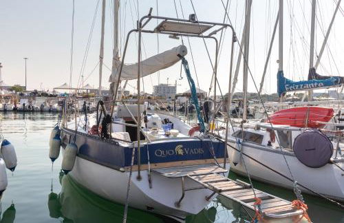 Quo Vadis Yacht in Bisceglie Harbor - Foto 24