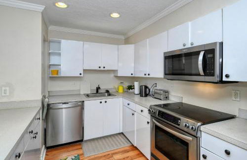 Two-Level, Heated Pool, Trolley to Beach & Village - Foto 22