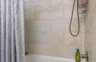 Cozy and Bright 3br apartment 15 min to DT Avl - Foto 14