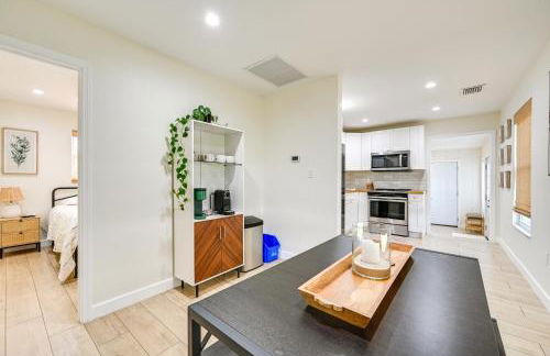 Modern Naples Duplex Home about 6 Mi to Beach! - Foto 10