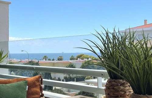 Lux Apt in Priv Condo with Pool, near Beach, Parking & Easy Access to Lisbon - Foto 8