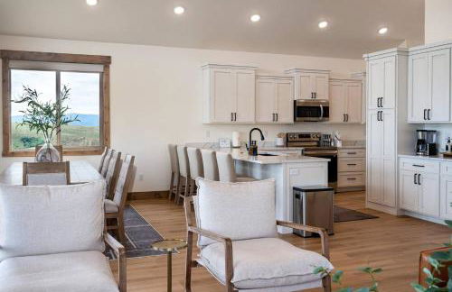 Blackbeary Cabin Bear Lake Views Hot Tub Occ 21 - Foto 13