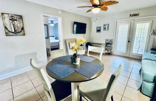 Condo in Waterfront Resort with Balcony Close to Beaches Free Bikes - Photo 8