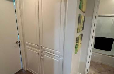 Beverly Hills Midle City 1 br Apt with Parking 202 - Photo 13