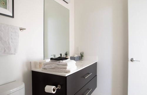 Modern Studio Apt with Rooftop, Gym, and Parking - Foto 7