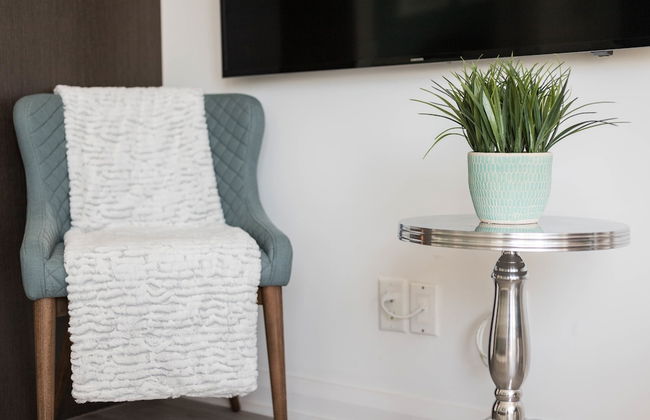 QuickStay Yorkville Condo - Yonge & Bloor - Photo 18