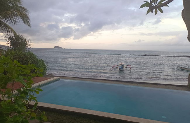 Utama Villas Beach Front Candidasa - Foto 27