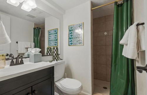 Spacious 4BD - Backyard BBQ, Fire Pit & Mini Golf - Foto 17