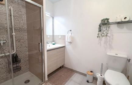 Studio récent avec terrasse Airbus Aéroport - Foto 13