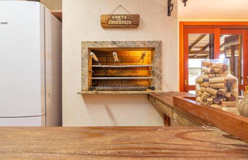 Linda casa em Canela - Jardim, Lareira e Conforto! - Foto 32