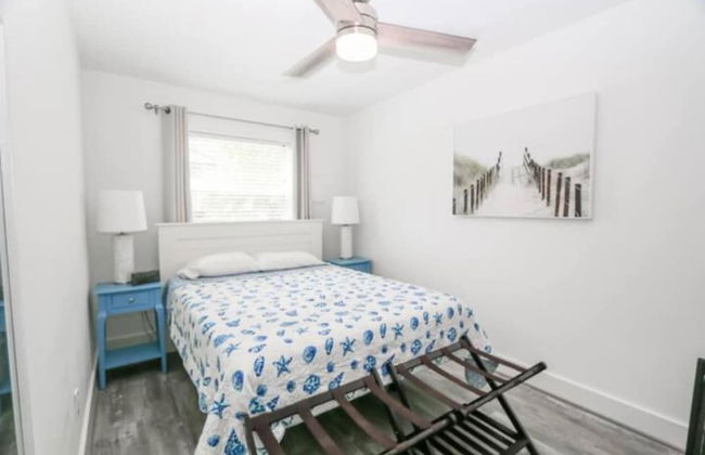 Calming Waves - 2 1 Condo 1 Block From Beach - Photo 9